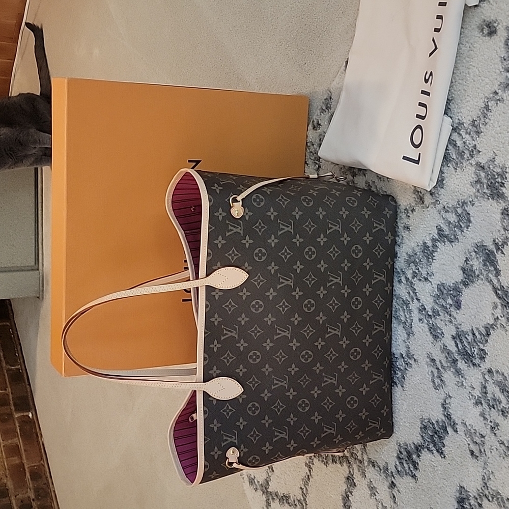 SOLD Louis Vuitton Neverfull GM